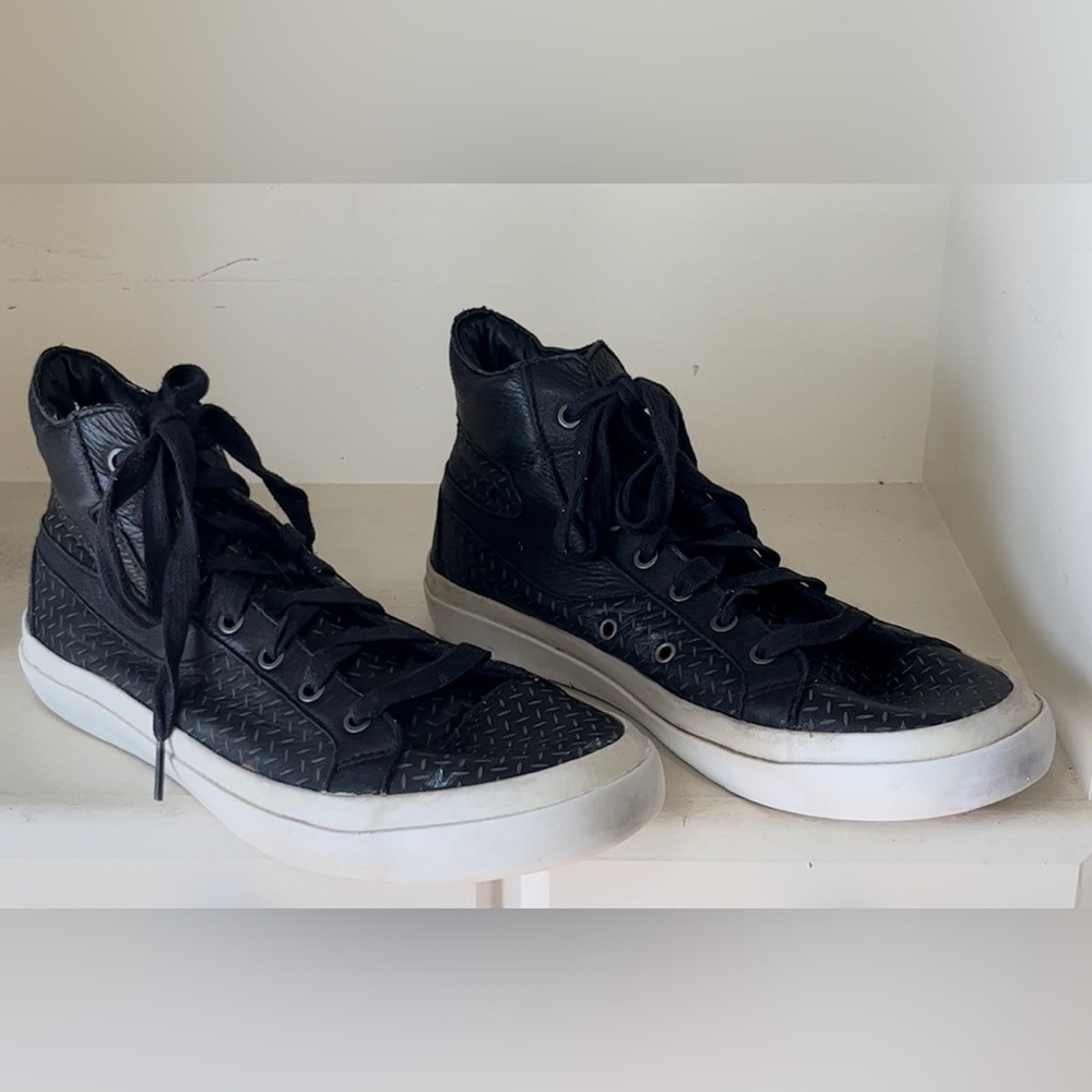Diesel Men’s S-kwaartzz Leather Sneakers Size 10